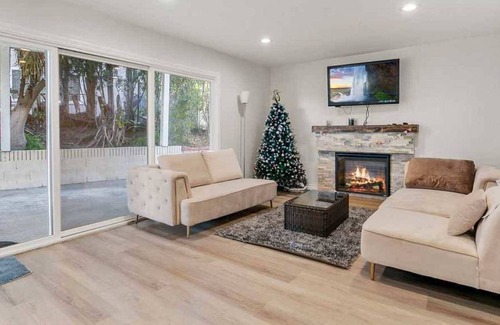 Valle Lindo House | Charming Retreat on Pecan Grove Dr
