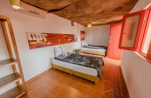 Dar Tazi House | Charming Room at Riad in marvelous Fès
