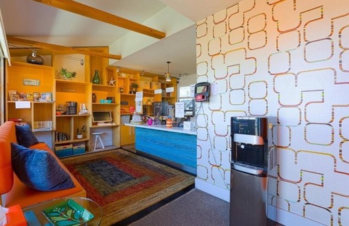 Seaside Hotel | Charming Room Near Seaside Aquarium & Broadway Park