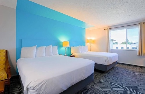 Seaside Hotel | Charming Room Near Seaside Aquarium & Broadway Park
