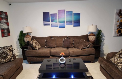 Hutchins House | Charming room with AC and WiFi in wonderful Hutchins in South Dallas county!
