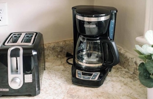 Des Moines House | Charming & Roomy 3-Bed Waterbury Residence