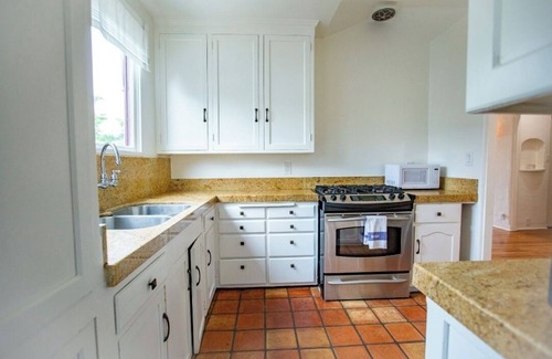 Westside Cottage | Charming Santa Barbara Cottage