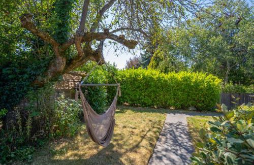 Seattle Metro Area House | Charming Seattle Hideaway - 1 block from lake WA