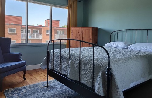 Laval-des-Rapides Apartment | Charming, Serene & Conveniently Located Apartment