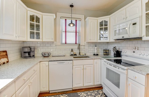 Smithfield House | Charming Smithfield House: Walk to Downtown!