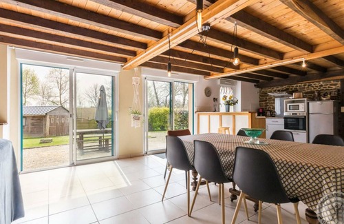 Saint-James Cottage | Charming Southern-Facing Cottage with Fireplace, Near Mont Saint-Michel