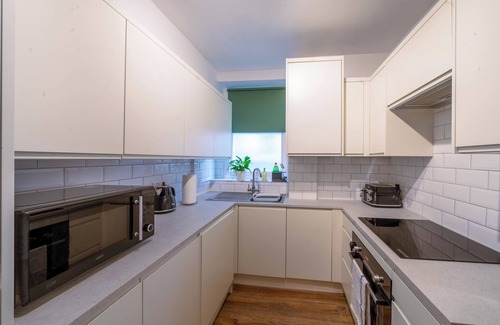 St. Mark's Apartment | Charming & Spacious 2-bed flat Near River Thames