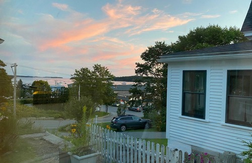 Stonington House | Charming Spacious 2-bed Duplex, Water View in beautiful Stonington with AC, WiFi