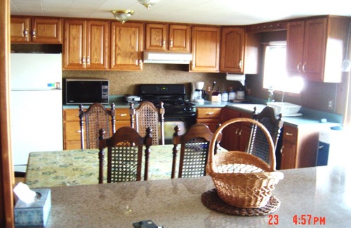Cloverdale House | Charming Spacious 5 Bedroom Lakefront Vacation Home