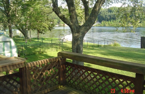 Cloverdale House | Charming Spacious 5 Bedroom Lakefront Vacation Home