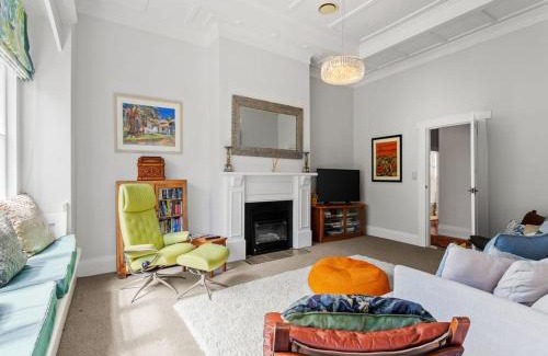 Birkenhead House | Charming Spacious Home in Birkenhead