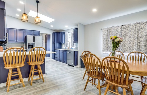 Stayton House | Charming Stayton Home w/Deck + Smart TV!