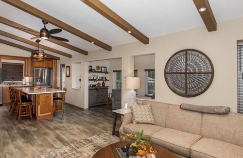 Homosassa House | Charming Stilt House on the Homosassa/Halls river WATERFRONT