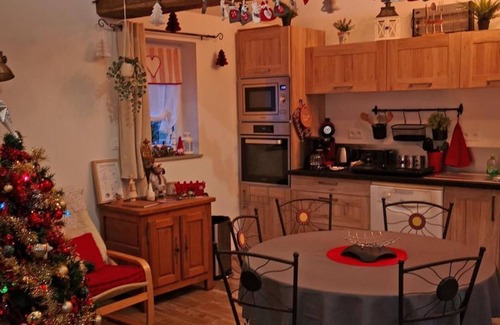 La Coulonche Cottage | Charming stone house with WIFI and pets welcome