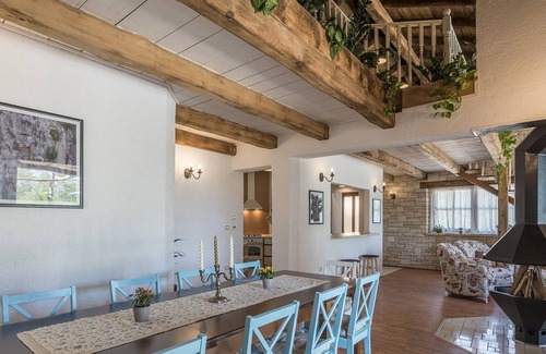 Heki Cabin | Charming stone villa for 14 people, with pool and jacuzzi, in central Istria