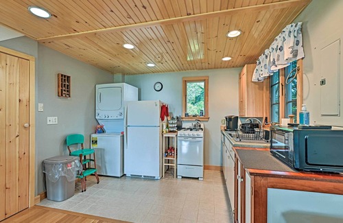Stonington Apartment | Charming Stonington Studio w/Ocean Views!