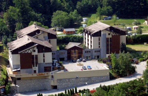 Brides-les-Bains Apartment | Charming Studio with East-Facing Balcony, Ski Storage & Parking – Sleeps 4