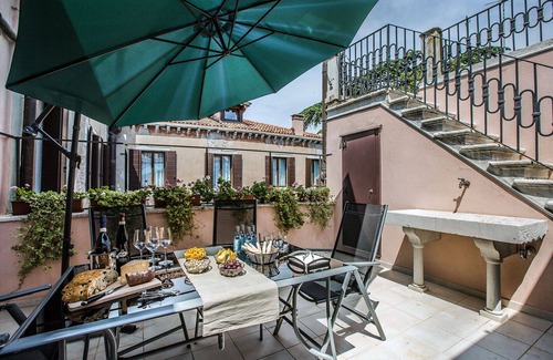 Castello Apartment | Charming Studio Apartment near San Marco Square