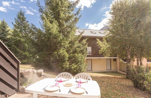 Saint-Chaffrey Apartment | Charming Studio with Garden, Sleeps 4, South-Facing in Serre-Chevalier