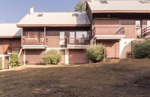 Saint-Chaffrey Apartment | Charming Studio with Garden, Sleeps 4, South-Facing in Serre-Chevalier