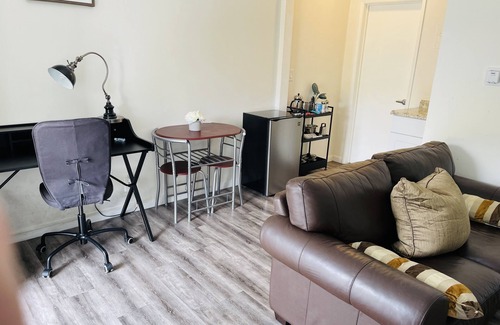 Sawtelle Apartment | Charming Studio on budget, UCLA, SMC, SM Beach