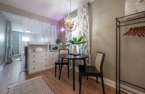 Tampa Condo | Charming Studio | Outdoor Space | Discounts on Weekly & Monthly Stays