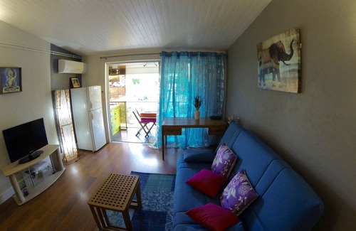 L'Autre-Bord Apartment | CHARMING STUDIO THE ALIZES THE MOLD