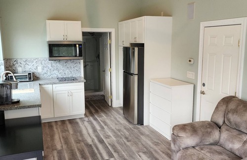 Cedar Ridge Apartment | Charming studio with AC and WiFi in adorable Grass Valley