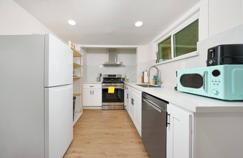 Monterey Park Apartment | Charming studio with WiFi and AC in welcoming Rosemead