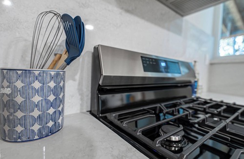 Monterey Park Apartment | Charming studio with WiFi and AC in welcoming Rosemead