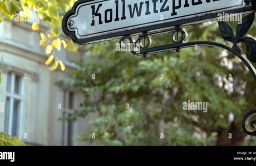 Mitte Apartment | Charming Sunny 2 Bed Altbau In Mitte