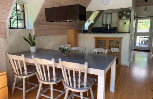 Skaverup House | Charming Thatched Cottage Near The Water