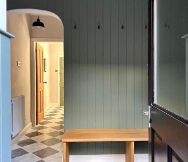 Shrewsbury House | Charming Townhouse Retreat