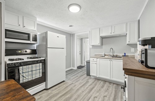 Indianapolis House | Charming Two-Bedroom House Near Downtown Indy with full kitchen & strong Wi-Fi