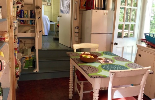 Southport Cottage | Charming Two-Bedroom Ocean-View Cottage in Quiet Southport