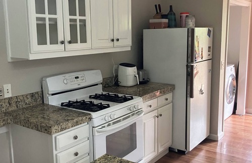 University Park House | Charming University Park 2BR Bungalow in amazing Portland