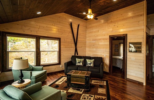 Land O Lakes Cottage | Charming updated cottage on Big Portage Lake