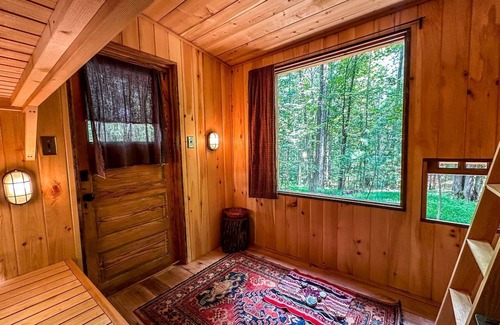 Afton House | Charming Vacation Rental in a Barn on a Horse Farm near Afton Mountain in Virginia