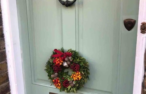 Mortlake House | Charming Victorian Cottage with spacious garden