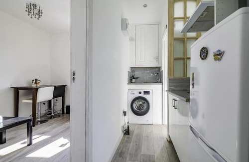 Plumstead Apartment | Charming Victorian Flat