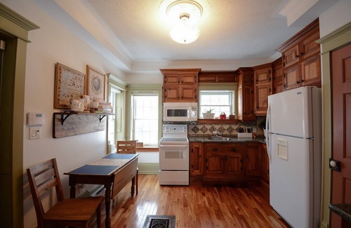 Bathurst House | Charming Victorian House