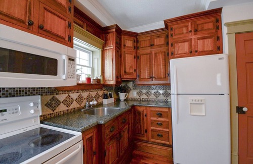 Bathurst House | Charming Victorian House