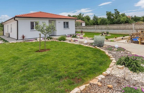Porec Cottage | Charming Villa Frontera in Nova Vas with private Pool for 6 people