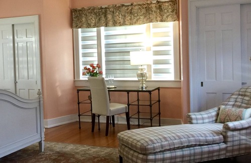 Versailles Bed & Breakfast | Charred Oaks Inn