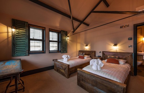 Newport Hotel | Charter House