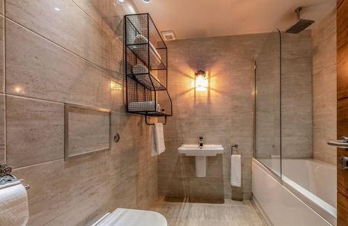 Newport Hotel | Charter House