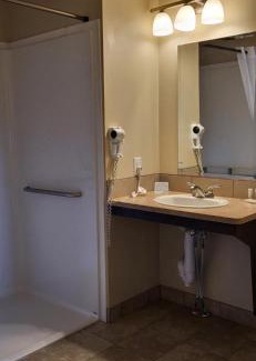 Kindersley Hotel | Chateau All Suites Hotel