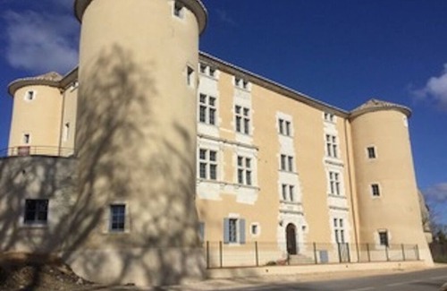 Lussan Apartment | Chateau apartment for 4 people with shared pool