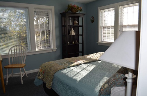 Frontenac Bed & Breakfast | Chateau Country Inn